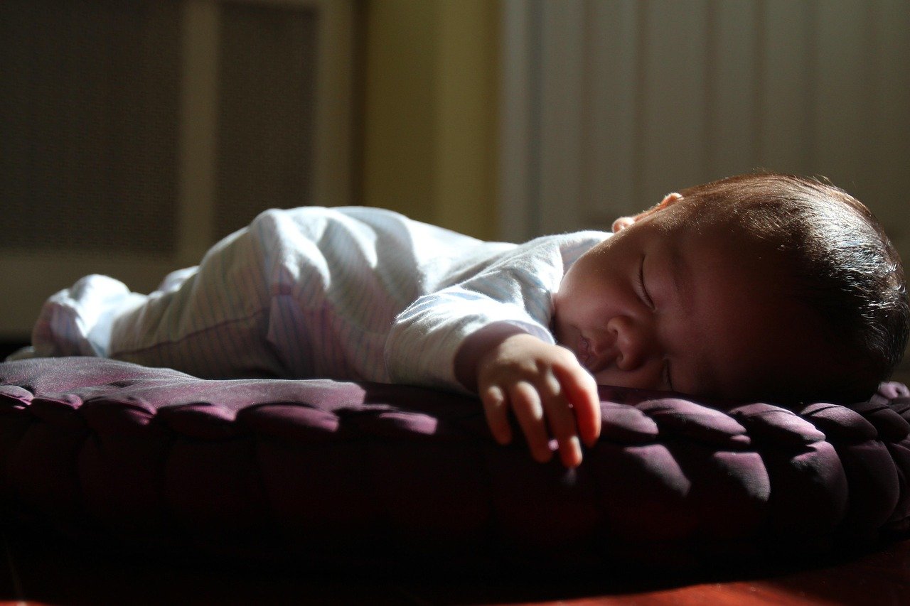 Tummy Time: Benefits and Easy Activities for Babies